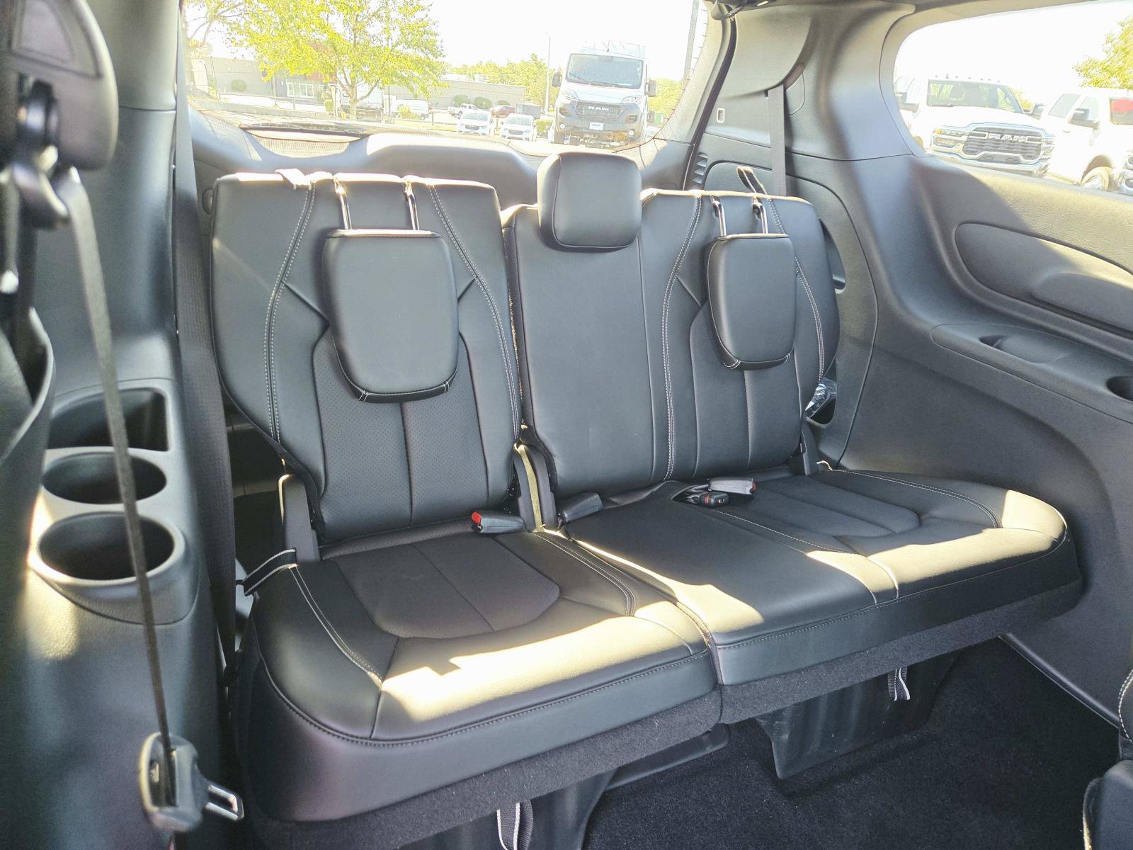 Used 2024 Chrysler Pacifica Touring-L w/ S Appearance Package FWD image 16