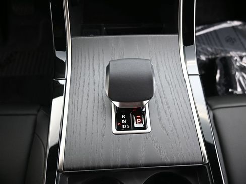 New 2026 Land Rover Range Rover Velar S image 24