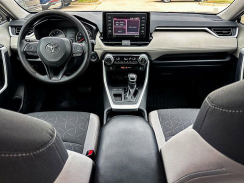Used 2020 Toyota RAV4 XLE image 26