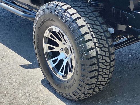 Used 2018 Jeep Wrangler Unlimited Sport w/ Connectivity Group AWD/4WD image 12