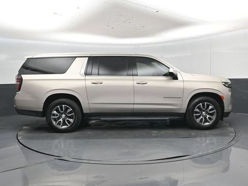 Used 2021 Chevrolet Suburban LT w/ Rear Media and Nav Package AWD/4WD image 34