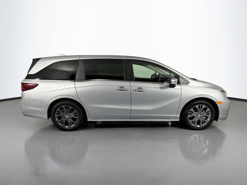 Certified 2025 Honda Odyssey Touring image 4