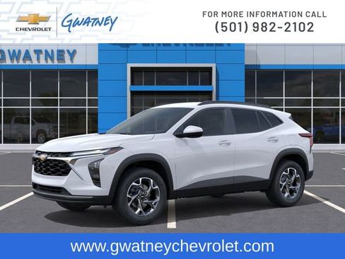 New 2026 Chevrolet Trax LT FWD image 2