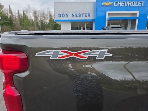Used 2022 Chevrolet Silverado 2500 Custom w/ Custom Value Package AWD/4WD image 13