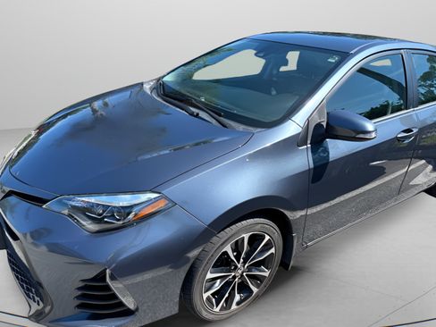 Used 2018 Toyota Corolla SE FWD image 5