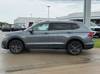 Used 2024 Volkswagen Tiguan SE FWD video 2