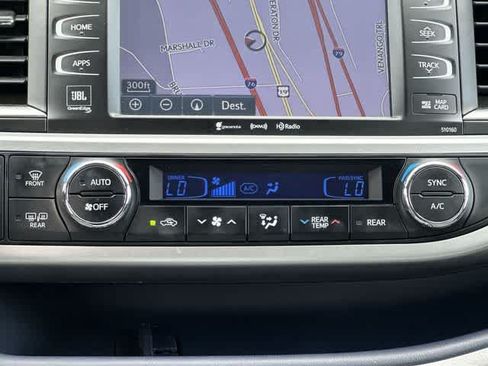 Used 2016 Toyota Highlander Limited AWD/4WD image 16