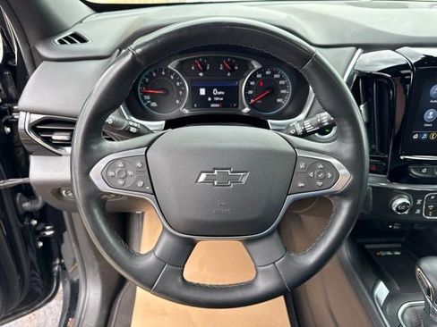 Used 2023 Chevrolet Traverse RS AWD/4WD image 16