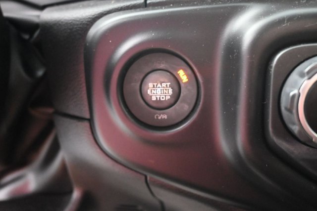 Used 2023 Jeep Gladiator Sport AWD/4WD image 23