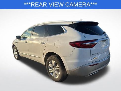 Used 2020 Buick Enclave Essence w/ Sound and Sites Package image 3