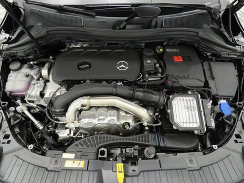 Certified 2025 Mercedes-Benz GLA 250 image 29