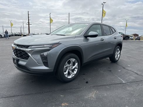 New 2026 Chevrolet Trax LS w/ LS Convenience Package image 14