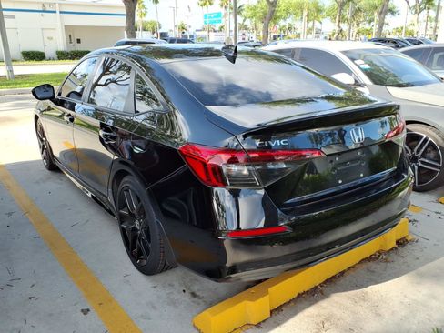 Used 2024 Honda Civic Sport image 4