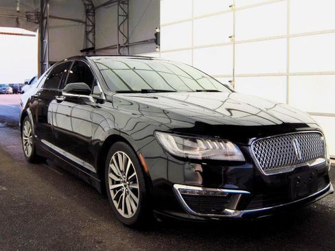 Used 2020 Lincoln MKZ Standard FWD w/ Convenience Package image 3