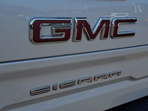 Used 2024 GMC Sierra 1500 SLT w/ SLT Convenience Package AWD/4WD image 31