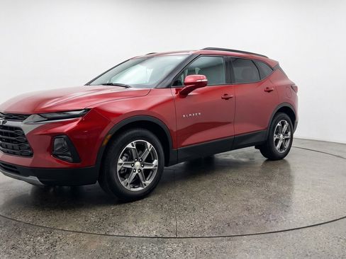 Used 2025 Chevrolet Blazer LT FWD image 3