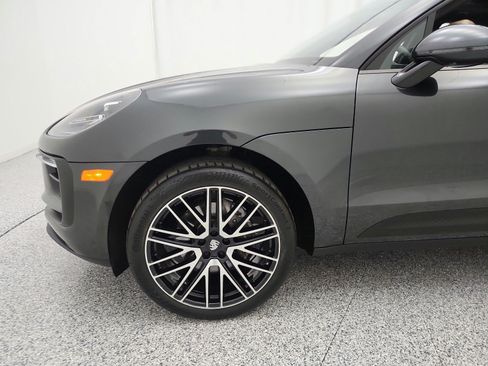 Used 2023 Porsche Macan AWD/4WD image 17