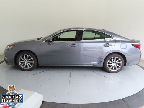 Used 2018 Lexus ES 300h w/ Luxury Package FWD image 7