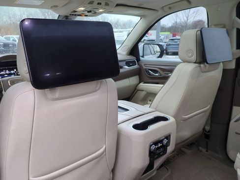 Used 2021 GMC Yukon XL Denali w/ Denali Premium Package image 19