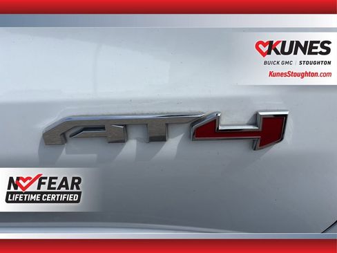 Used 2024 GMC Sierra 1500 AT4 w/ Technology Package AWD/4WD image 13