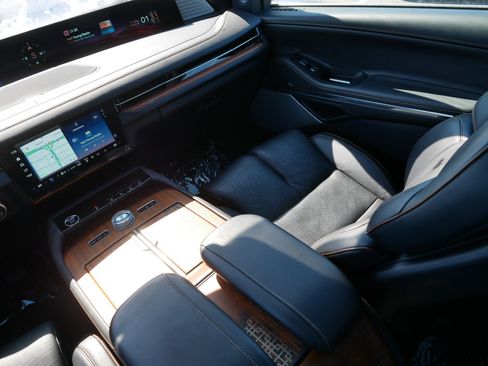 Used 2025 Lincoln Navigator L Black Label image 11