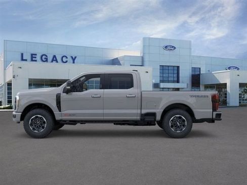 Used 2026 Ford F250 Platinum AWD/4WD image 3