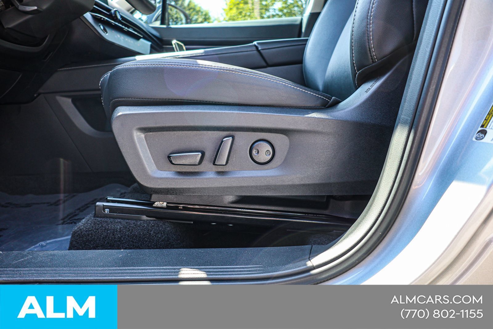Certified 2025 Nissan Murano SV FWD image 19
