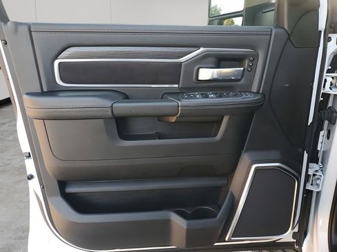 Used 2024 RAM 2500 Laramie w/ Night Edition image 26