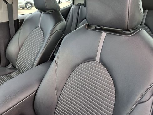 Used 2023 Toyota Camry SE image 19
