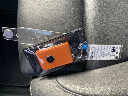 Used 2025 Volvo XC40 B5 Plus image 37