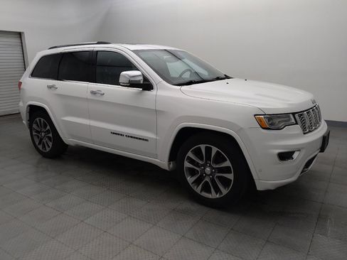 Used 2017 Jeep Grand Cherokee Overland w/ Jeep Active Safety Group image 11