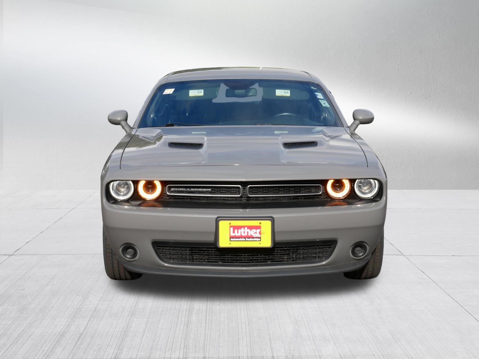 Used 2018 Dodge Challenger SXT RWD image 2