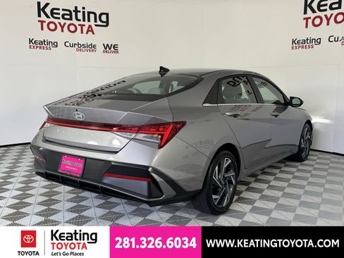 Used 2025 Hyundai Elantra Limited FWD image 5