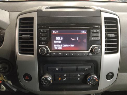 Used 2016 Nissan Frontier SV image 25