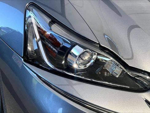 Used 2019 Lexus IS 300 RWD image 27