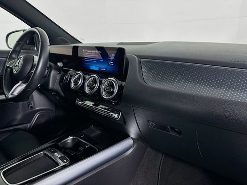 Used 2025 Mercedes-Benz GLA 250 image 27