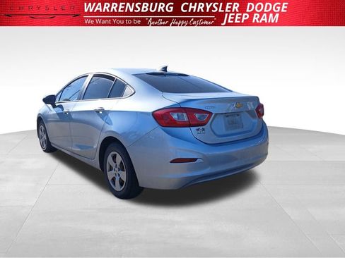 Used 2017 Chevrolet Cruze LS image 7