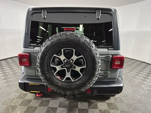 Used 2018 Jeep Wrangler Unlimited Rubicon AWD/4WD image 3