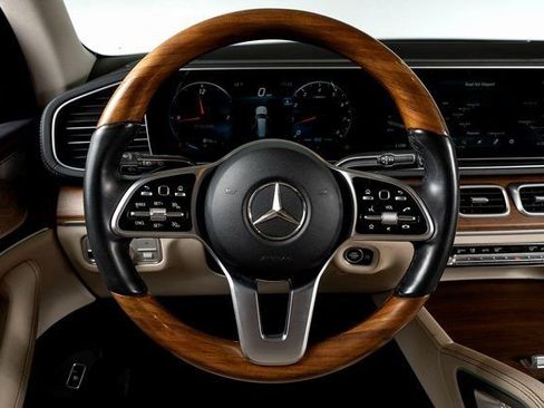 Used 2022 Mercedes-Benz GLS 450 4MATIC image 36