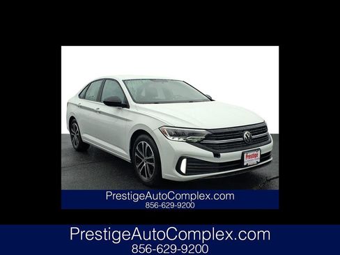 Certified 2022 Volkswagen Jetta Sport image 1