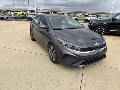 Certified 2024 Kia Forte LXS w/ LXS Technology Package FWD image 7