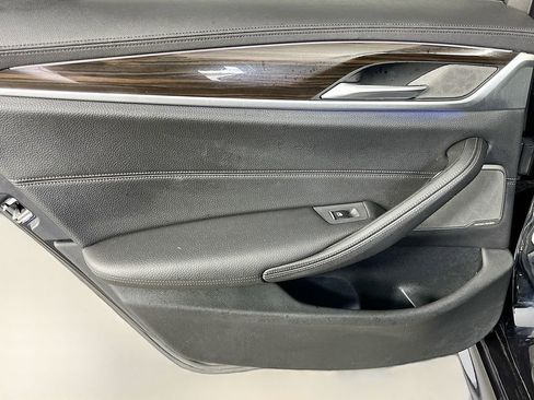 Used 2018 BMW 540i xDrive AWD/4WD image 25