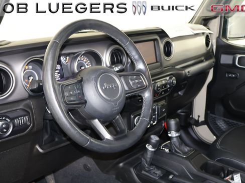 Used 2022 Jeep Gladiator Sport AWD/4WD image 9