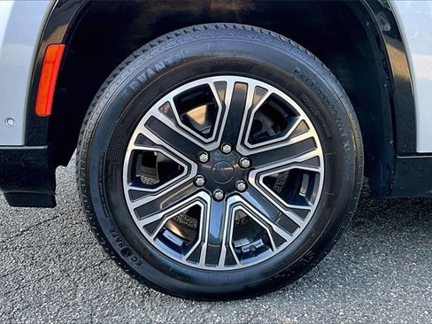 Used 2022 Jeep Wagoneer Series III image 31