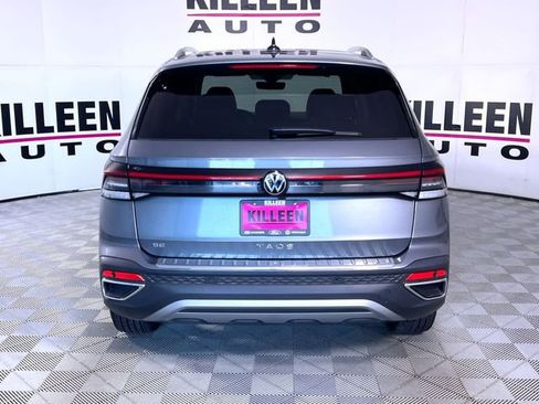 Used 2025 Volkswagen Taos SE image 6