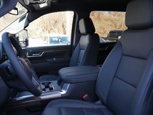 New 2026 Chevrolet Silverado 2500 LT w/ Trail Boss Package image 9