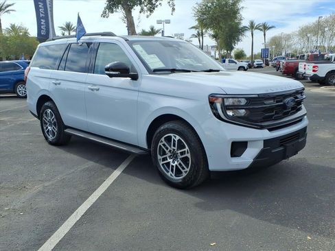 Certified 2025 Ford Expedition Active image 8