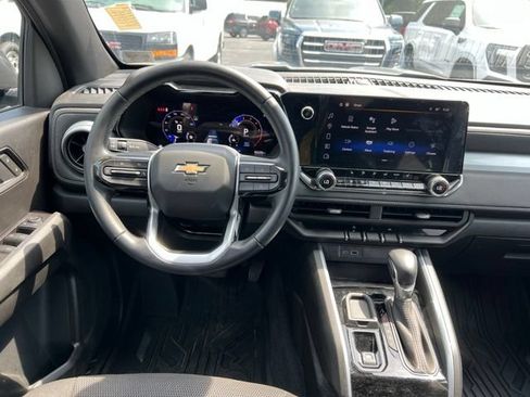 Used 2025 Chevrolet Colorado LT RWD image 10