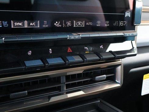 New 2025 GMC Hummer EV 2X w/ LPO, Dark Essentials Package image 33