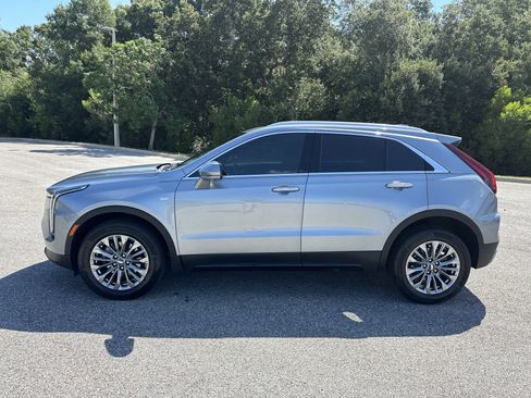 Used 2025 Cadillac XT4 Premium Luxury w/ Cold Weather Package FWD image 7